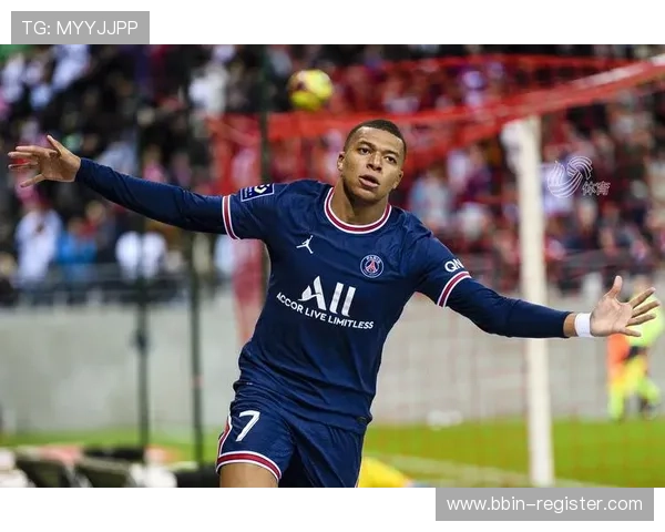 姆巴佩以17岁零64天成为巴黎队史法甲进球第三年轻球员