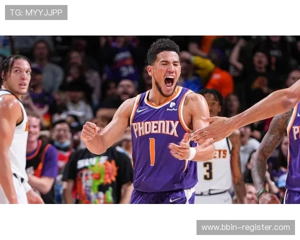 布克引领球队稳定节奏 提升控场能力助力全队表现全面进步